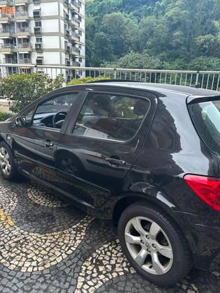 PEUGEOT 307 1.6 PRESENCE PACK 16V FLEX 4P MANUAL PEUGEOT 307 1.6 PRESENCE PACK 16V FLEX 4P MANUAL